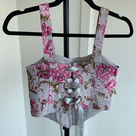 NWT Floral Two Piece Set - Picture 4 of 9